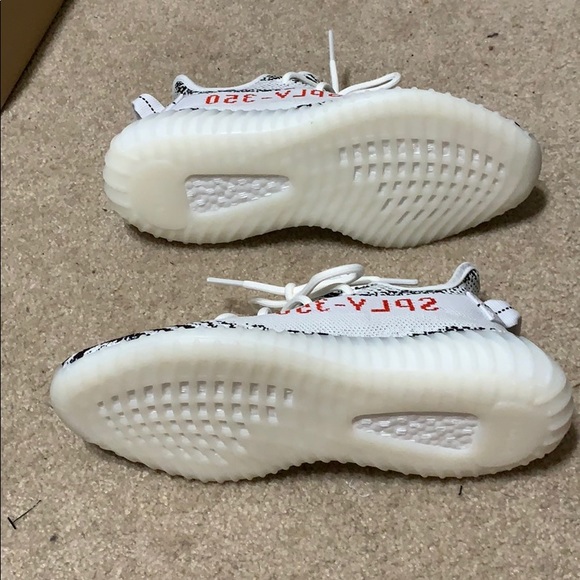 Yeezy Boost 350 v2 - Zebra - Picture 3 of 5